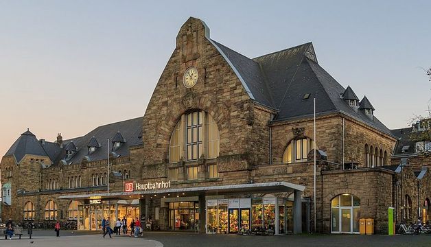 Aachen Main Station - Station Building