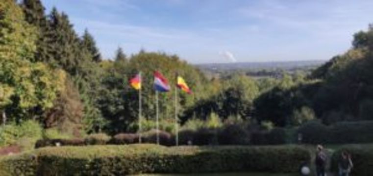 3 countries flags before reaching the Point
