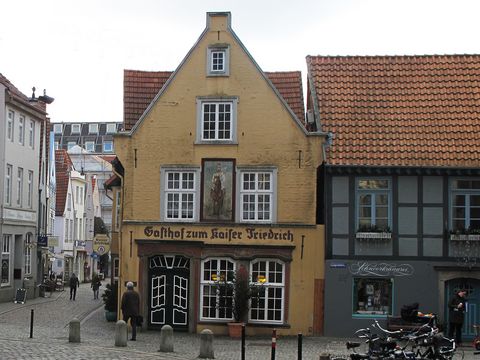There are many restaurants and cafés in Bremen's Old Town for international students. © DAAD