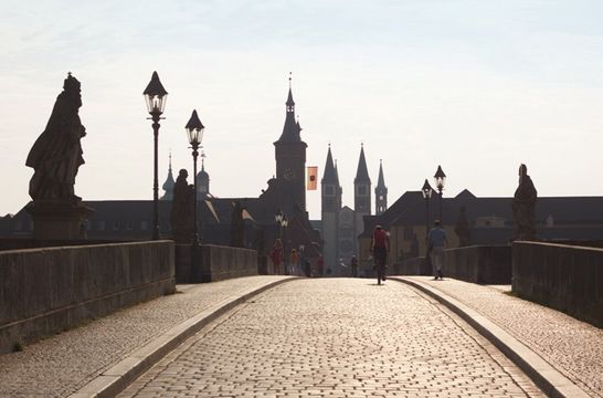 Alte Mainbrücke © Congress-Tourismus-Wirtschaft Würzburg