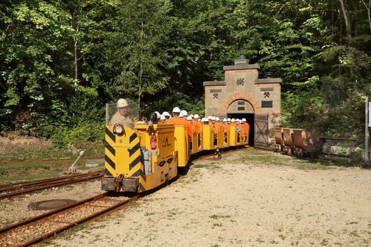 Bahn zum Besucherbergwerk ©Besucherbergwerk Tiefer Stollen