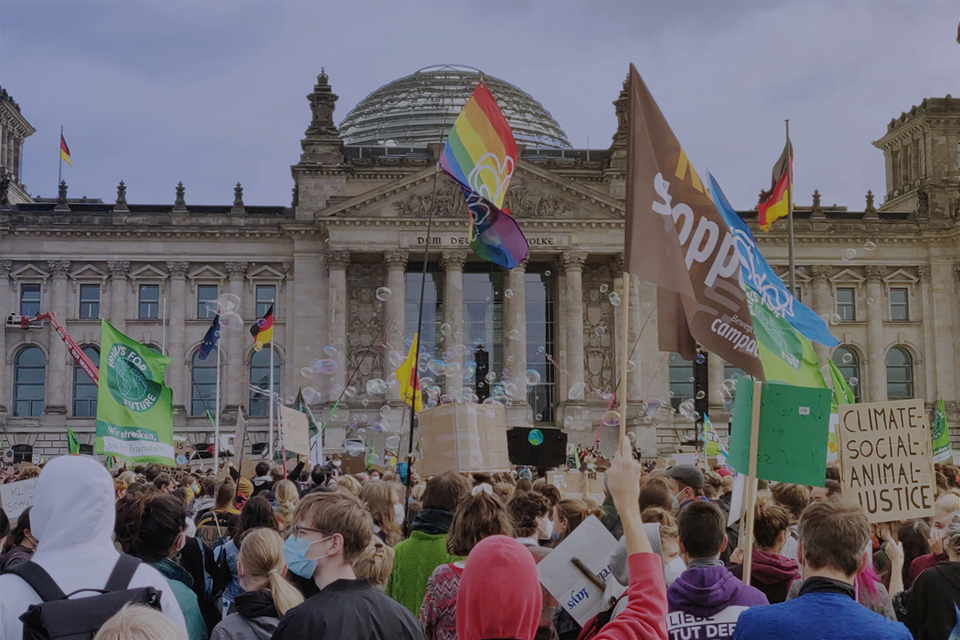 Klimastreik vor dem Bundestag.